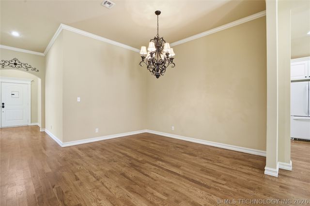 11018 S 77th Place E, Tulsa, OK 74133