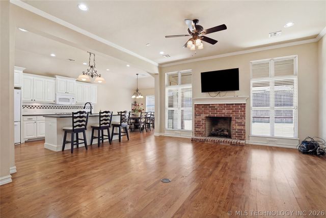 11018 S 77th Place E, Tulsa, OK 74133