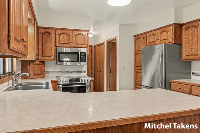 3011 Clearview Drive, Hudsonville, MI 49426