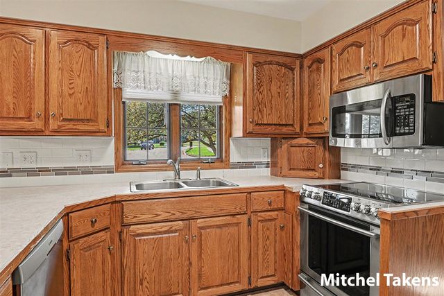 3011 Clearview Drive, Hudsonville, MI 49426