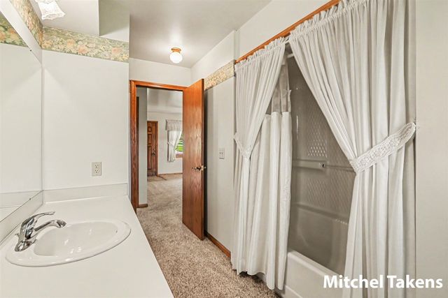 3011 Clearview Drive, Hudsonville, MI 49426