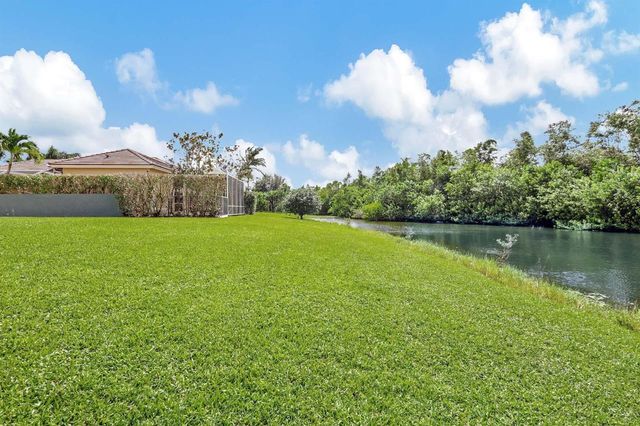 1651 Lakefield N Court, Wellington, FL 33414