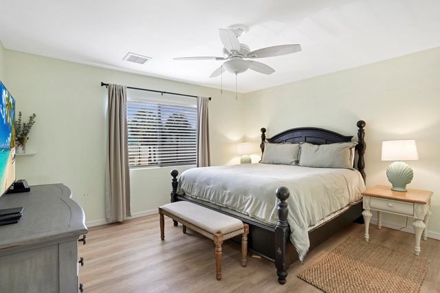 107 Village Del Lago Cir, St Augustine, FL 32080
