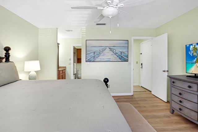 107 Village Del Lago Cir, St Augustine, FL 32080