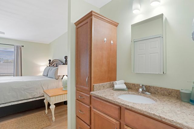 107 Village Del Lago Cir, St Augustine, FL 32080