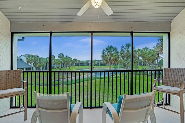 107 Village Del Lago Cir, St Augustine, FL 32080