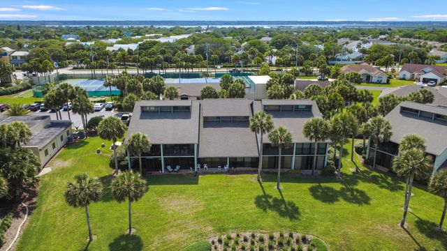 107 Village Del Lago Cir, St Augustine, FL 32080