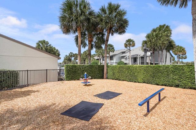 107 Village Del Lago Cir, St Augustine, FL 32080