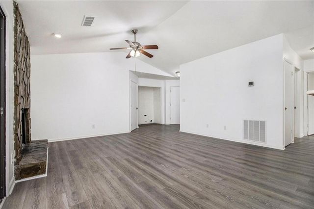 1066 Worcester NW Place, Lilburn, GA 30047