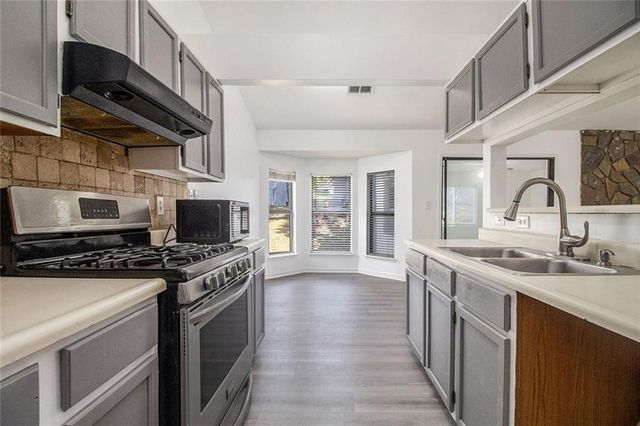 1066 Worcester NW Place, Lilburn, GA 30047