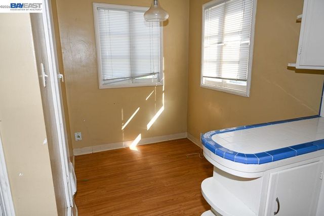 8809 Seneca Street, Oakland, CA 94605