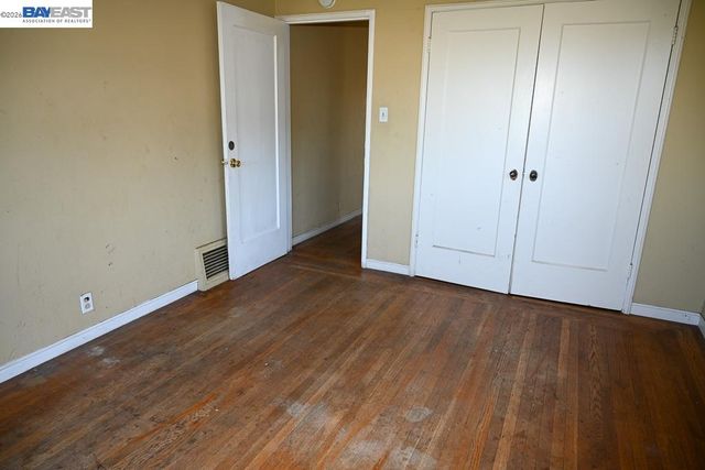 8809 Seneca Street, Oakland, CA 94605