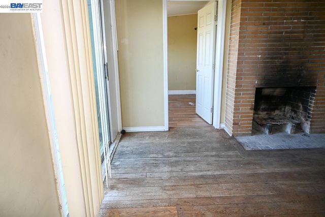 8809 Seneca Street, Oakland, CA 94605