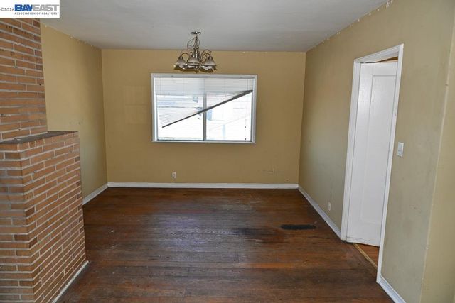 8809 Seneca Street, Oakland, CA 94605