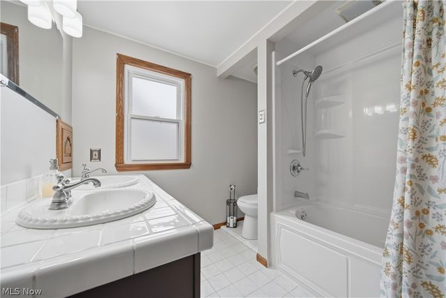 202 Hawk Avenue, Akron, OH 44312