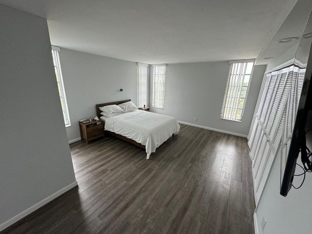 3090 N Course Drive 601, Pompano Beach, FL 33069