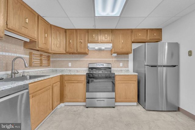 2208 GREENWOOD DR, Lindenwold, NJ 08021