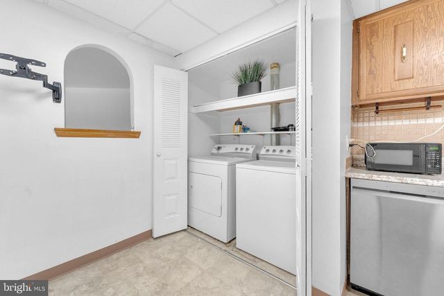 2208 GREENWOOD DR, Lindenwold, NJ 08021