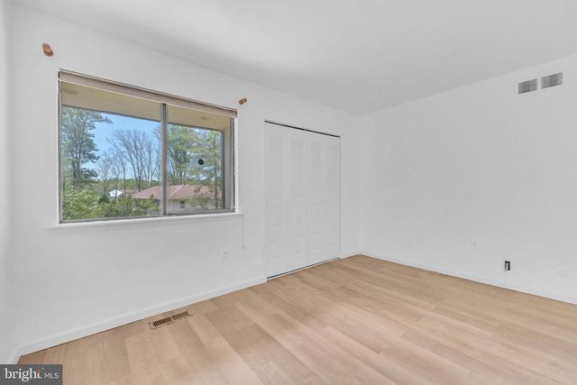 2208 GREENWOOD DR, Lindenwold, NJ 08021