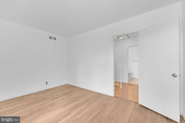 2208 GREENWOOD DR, Lindenwold, NJ 08021