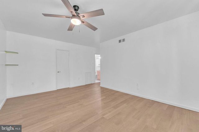 2208 GREENWOOD DR, Lindenwold, NJ 08021