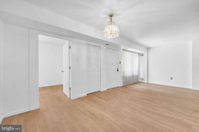 2208 GREENWOOD DR, Lindenwold, NJ 08021
