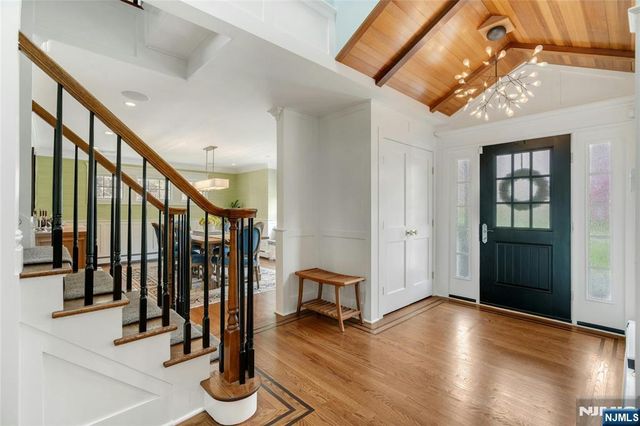 7 Deerhill Drive, Ho-ho-kus, NJ 07423