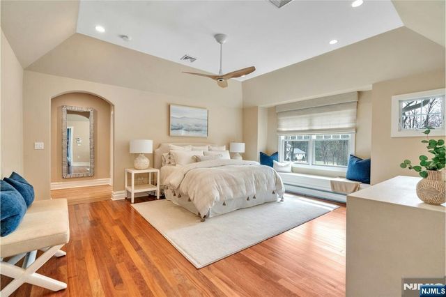 7 Deerhill Drive, Ho-ho-kus, NJ 07423