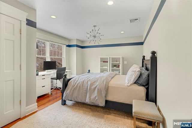 7 Deerhill Drive, Ho-ho-kus, NJ 07423