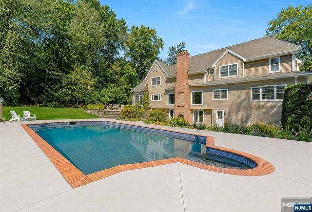 7 Deerhill Drive, Ho-ho-kus, NJ 07423
