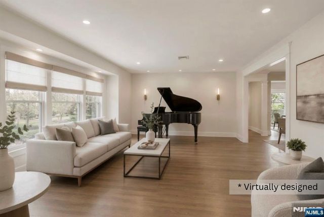 7 Deerhill Drive, Ho-ho-kus, NJ 07423