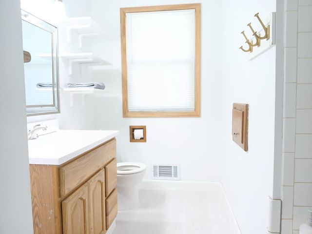 2210 Ivy Avenue E, Saint Paul, MN 55119