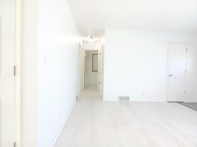 2210 Ivy Avenue E, Saint Paul, MN 55119