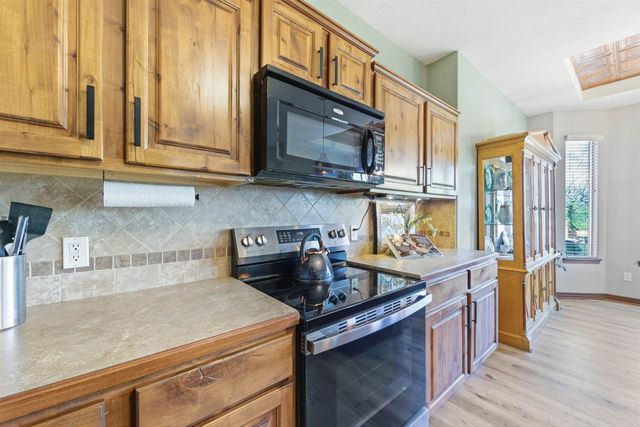 2013 E Quail Hollow St, Derby, KS 67037