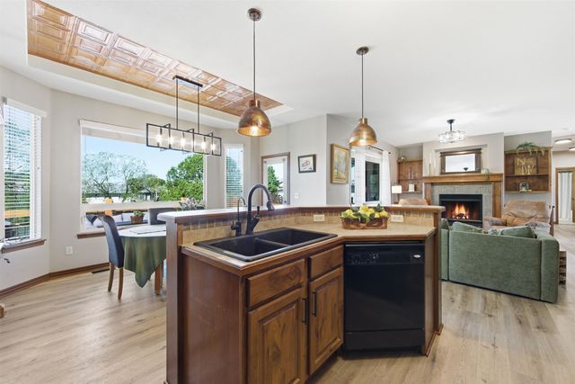 2013 E Quail Hollow St, Derby, KS 67037