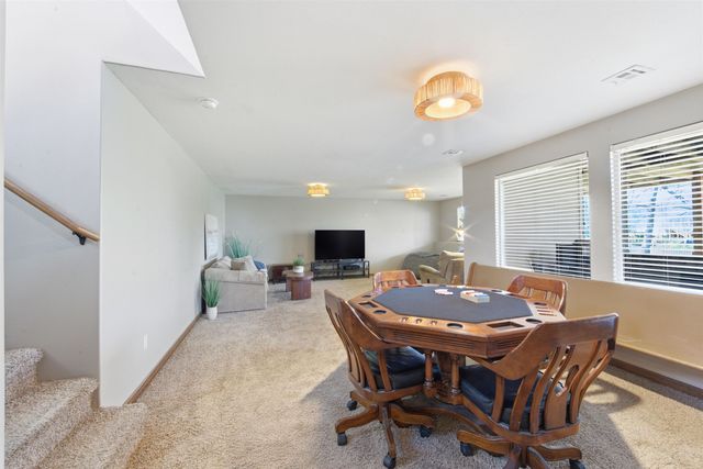 2013 E Quail Hollow St, Derby, KS 67037