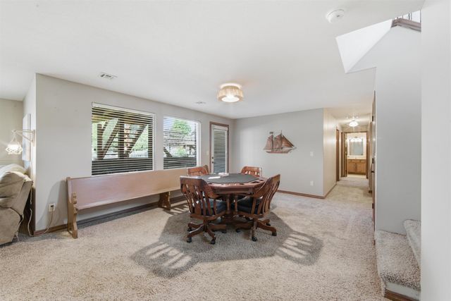 2013 E Quail Hollow St, Derby, KS 67037