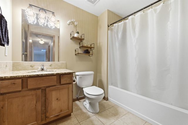 2013 E Quail Hollow St, Derby, KS 67037
