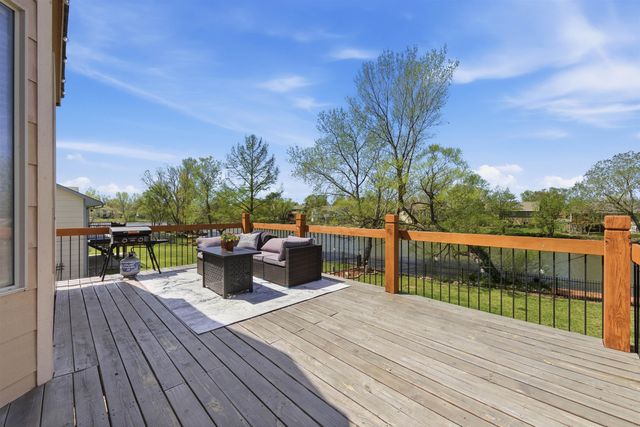 2013 E Quail Hollow St, Derby, KS 67037