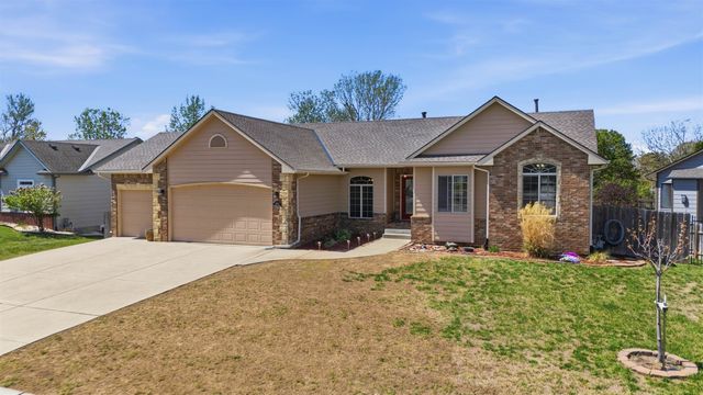 2013 E Quail Hollow St, Derby, KS 67037