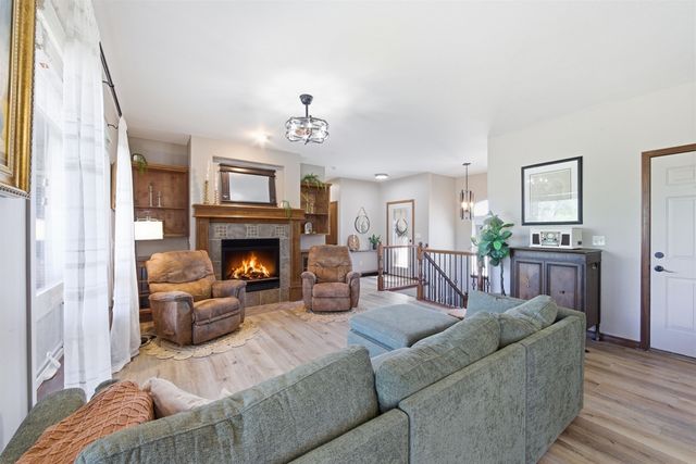 2013 E Quail Hollow St, Derby, KS 67037