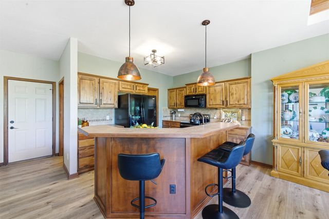 2013 E Quail Hollow St, Derby, KS 67037
