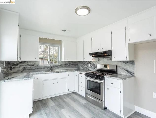 1104 Holly AVE, Linda, CA 95961