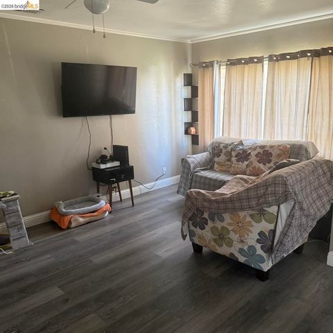 1104 Holly AVE, Linda, CA 95961