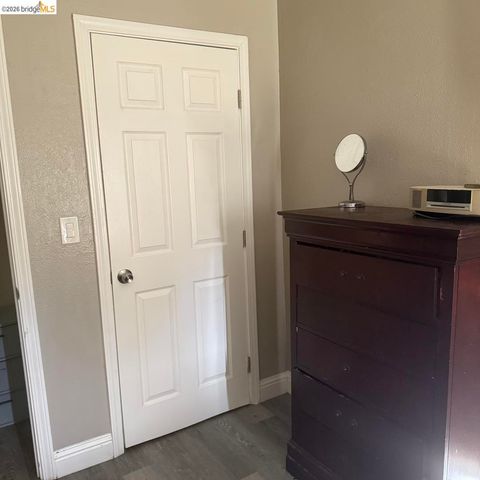 1104 Holly AVE, Linda, CA 95961