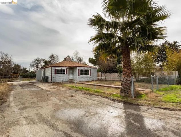1104 Holly AVE, Linda, CA 95961