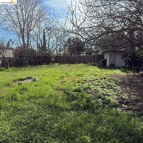 1104 Holly AVE, Linda, CA 95961