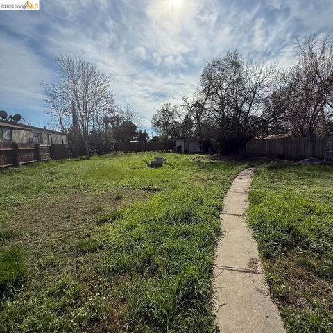 1104 Holly AVE, Linda, CA 95961