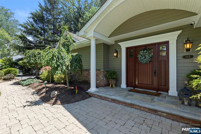 565 Dorchester Drive, River Vale, NJ 07675