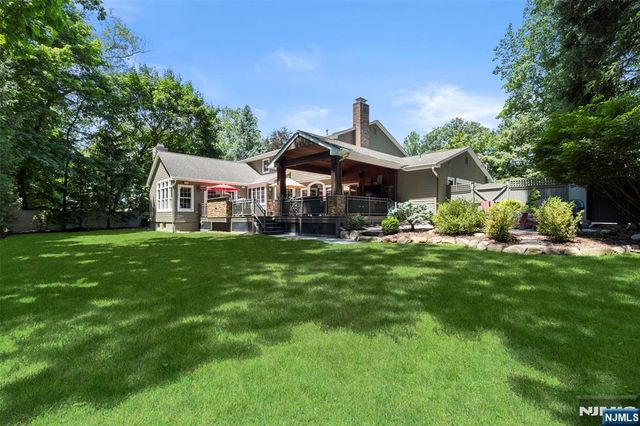 565 Dorchester Drive, River Vale, NJ 07675